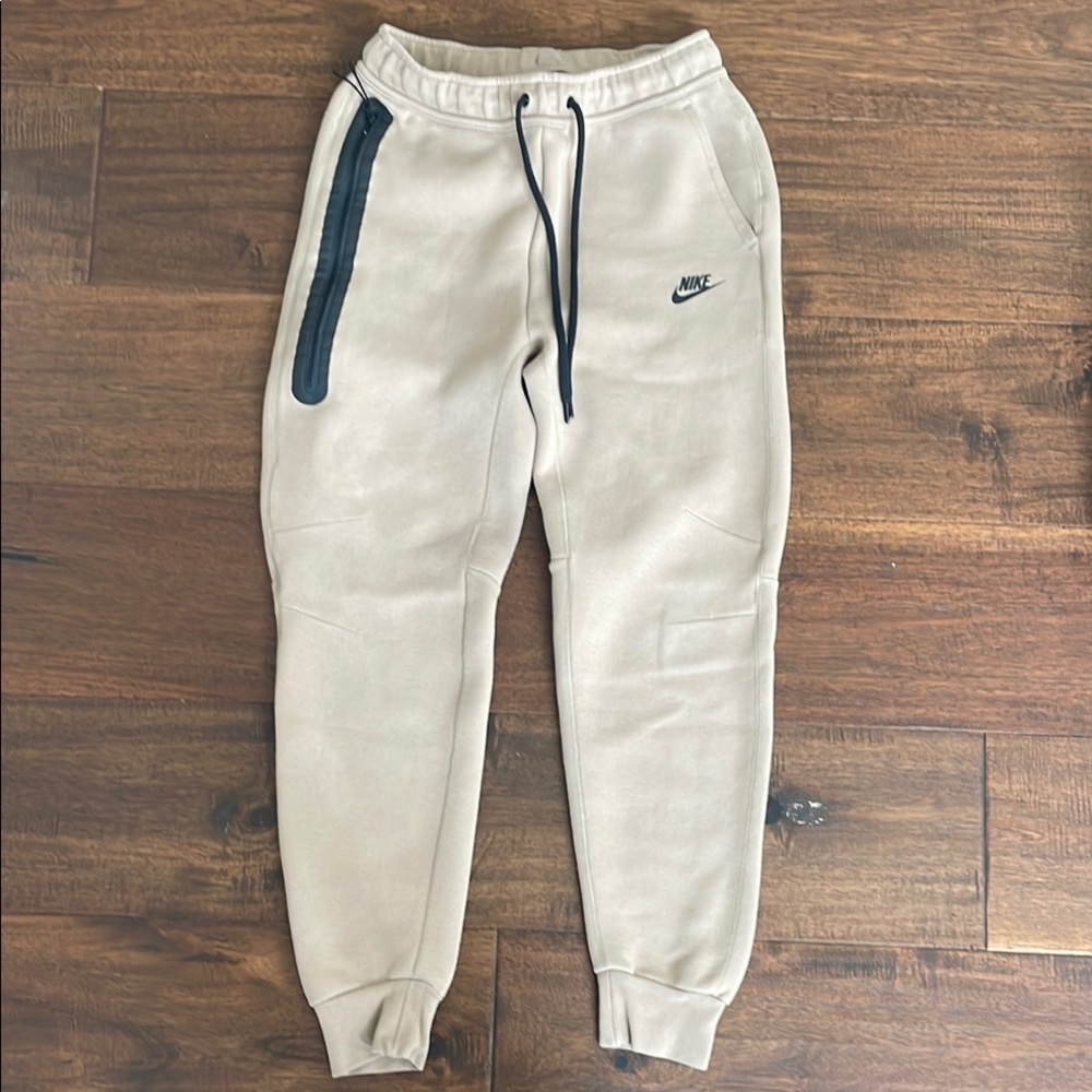 Nike Men’s Beige Jogger Pants